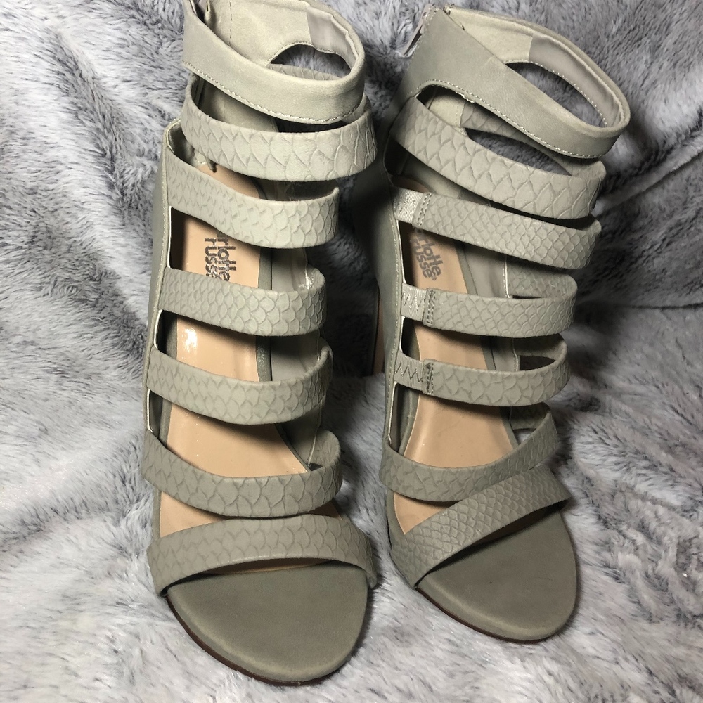 Womens heels size 8 gray